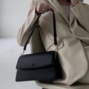 Like New | Freja New York Black Shoulder Bag